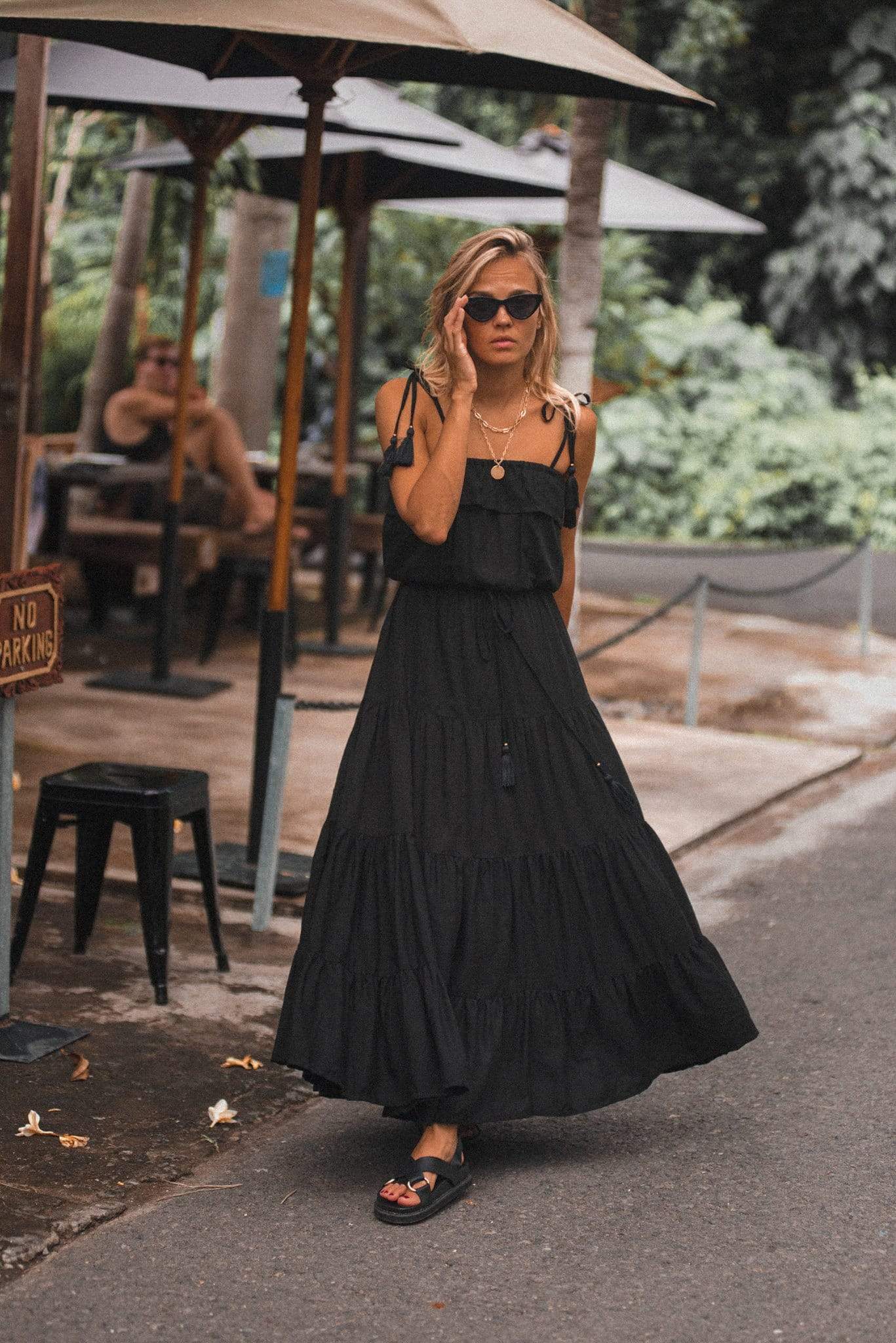 The Floyd Strappy {onyx}