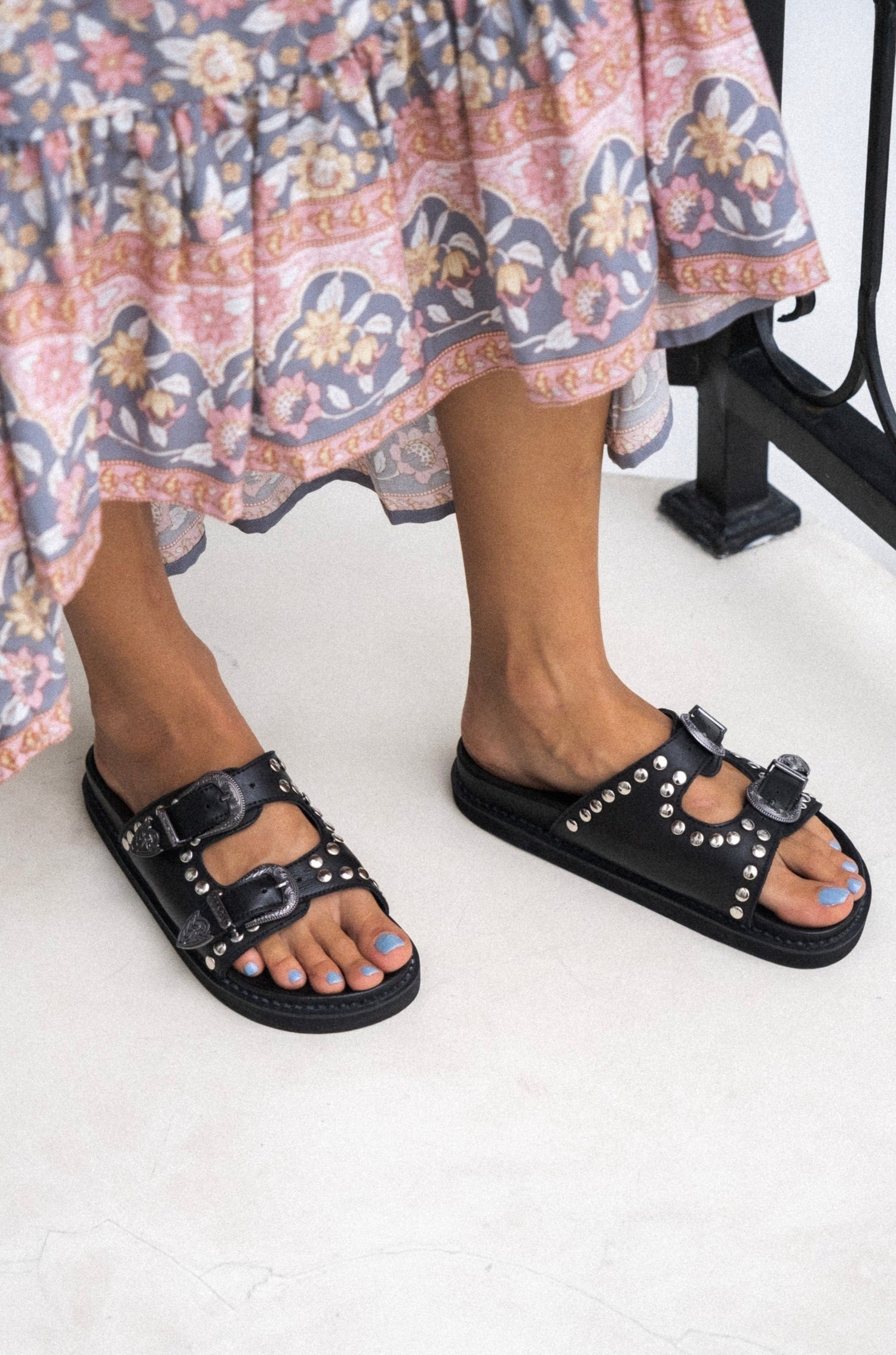 Indiana Slide {black}